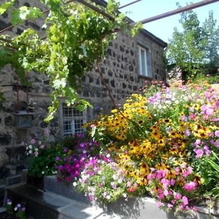 B&B Ruzan Yeghegnadzor Exterior foto