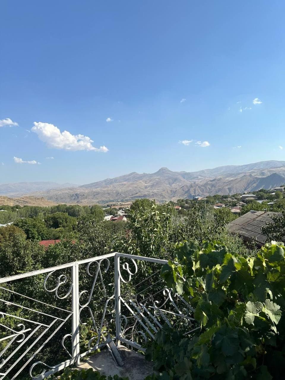 B&B Ruzan Yeghegnadzor Exterior foto