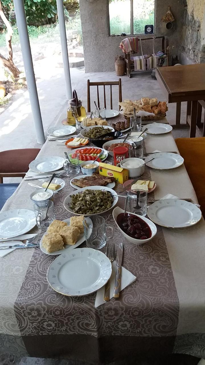 B&B Ruzan Yeghegnadzor Exterior foto